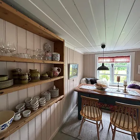Hyttegrend, Gamlestugu, Telemark * Tuddal